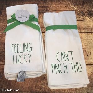 ☘️RAE DUNN KITCHEN TOWEL SET